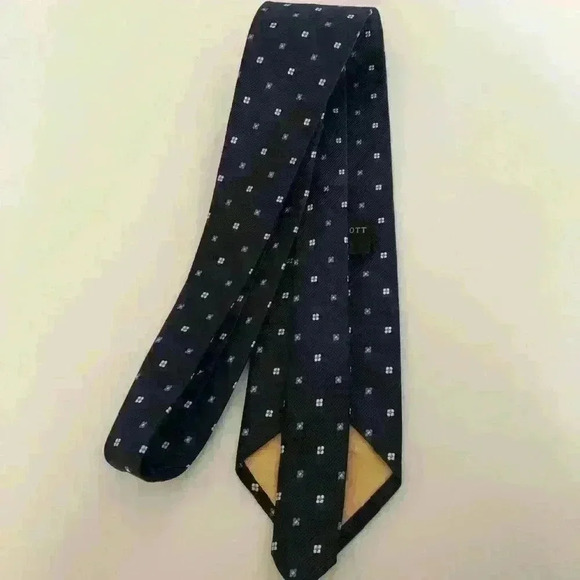 Robert Talbott Best Of Class 100% Silk Tie. - Picture 4 of 5